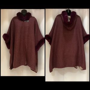 Belle Dame Cape Women’s O/S Faux Fur Loose Fit, Hood,  Burgundy